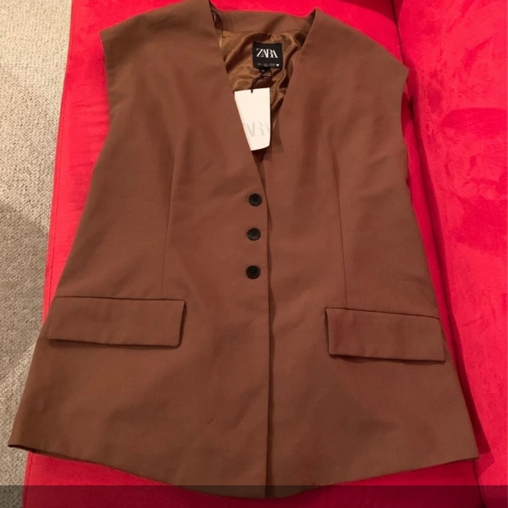 Zara Pleated Vest - Picture 6 of 7